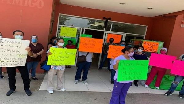 Workers at the regional hospital protest the lack of supplies in Tuxtepec, Mexico July 3, 2020.