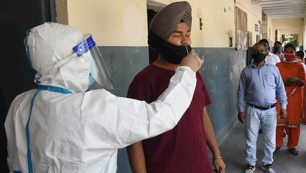 Health worker conducts epidemiological control, India, Sept. 28, 2020.