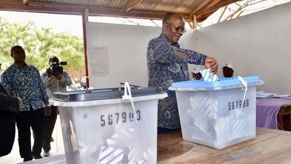 John Magufuli casts his ballot at a polling station, Dodoma, Tanzania, Oct. 28, 2020.