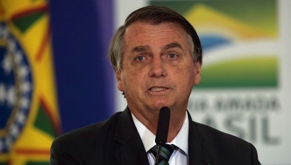 Bolsonaro blamed the press and regional administrations for the economic crisis.