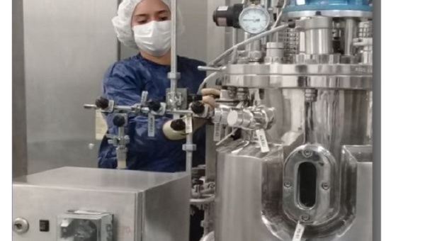 A specialist of Finlay Vaccine Institute works on the production of the Soberana 02 COVID-19 vacccine  in Cuba.