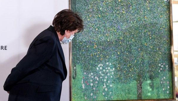 Minister of Culture Roselyne Bachelot-Narquin explains the history of the Gustav Klimt painting in Paris, on March 15, 2021.
