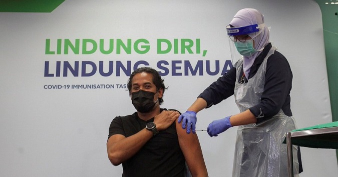Science, Technology and Innovation Minister Khairy Jamaluddin became the first recipient of Sinovac's CoronaVac vaccine in Malaysia and got his first dose at the Rembau Hospital in Negri Sembilan.
