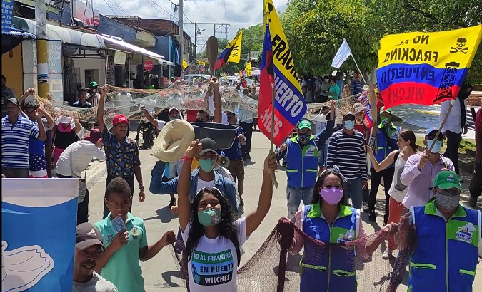 Activists protest the Kale fracking pilot project en Puerto Wilches, Colombia, Marzo 28, 2021.