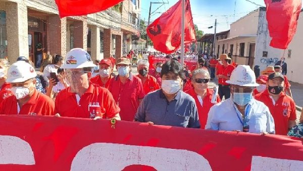 Evo Morales (C) at the Workers’ Day march, Santa Cruz, Bolivia, May 1, 2021.