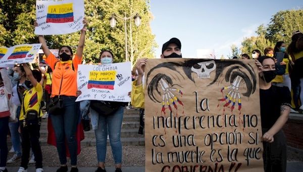 Concentration in support of the Colombian people held this Thursday in the Retiro Park, in Madrid.