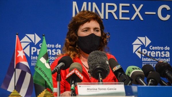 Vice President of Banco Metropolitano, Marina Torres García, denounces to the national and foreign press the effects of the blockade on Cuba´s financial and banking sector.