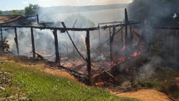 The criminals set on fire two houses including the home of activist Maria Leusa Kaba, the village chief, the Munduruku’s Ipereg Ayu Movement confirmed. 