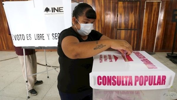 Citizen participates in the referendum on trials of ex-presidents, Guadalajara, Mexico, August 1, 2021.