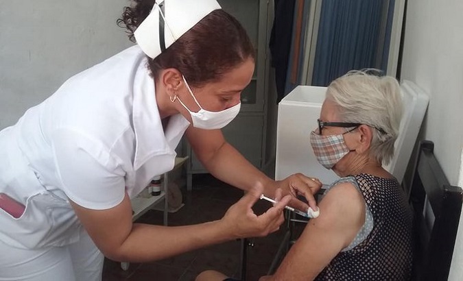 Citizen receives a dose of COVID-19 vaccine, Cuba, Sep. 2021.
