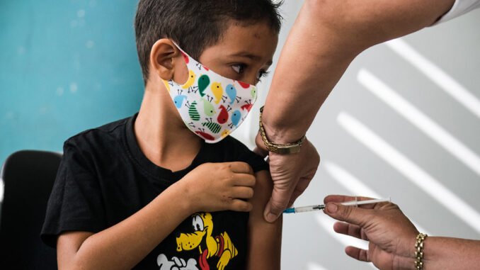 The Center for State Control of Medicines, Equipment and Medical Devices (CEDMED) on Tuesday approved the emergency use of Soberana Plus vaccine candidate for COVID-19 convalescent children aged over 2.