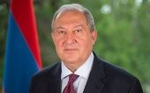 La dimisión del mandatario sucede en medio de tensiones con el titular de Gobierno, Nikol Pashinián, a quien pidio su renuncia tras la derrota en la guerra contra Azerbaiyán.