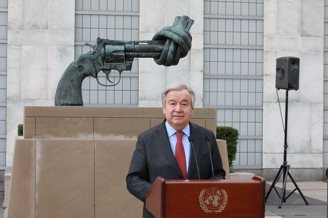 UN Secretary-General Antonio Guterres will meet Putin in Moscow on April 26, UN spokesman says.
