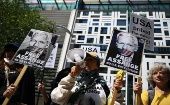 Manifestantes se congregaron este viernes en la capital británica, Londres, y exigieron la inmediata liberación de Julian Assange.