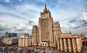 La Cancillería de Rusia ha denunciado que EE.UU. y Reino Unido actúan según sus propios intereses y sin tener en cuenta realmente los de Ucrania y su pueblo.