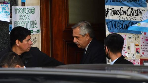President Alberto Fernández (c) leaves the house of Vice President Cristina Kirchner