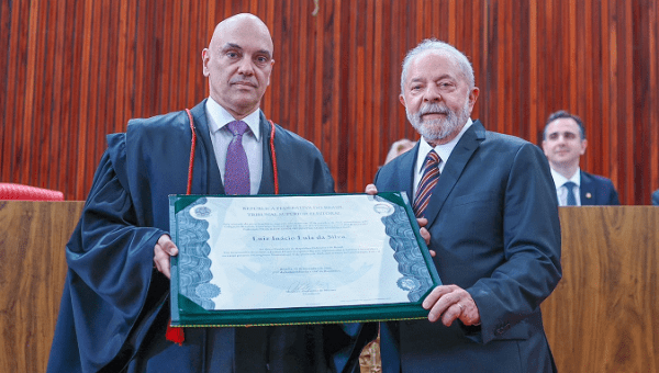 Judge Alexandre de Moraes (L) & President-elect Lula da Silva (R), Brasilia, Brazil, Dec. 12, 2022.