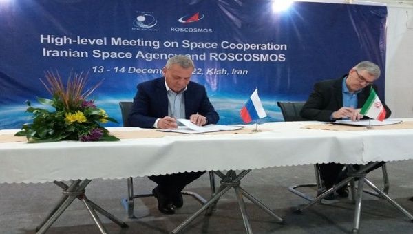 Director General of the Russian Space Agency Yuri Borisov and Head of the Iranian Space Agency Hasan Salarieh. Dec. 14, 2022. 