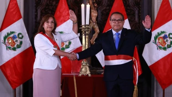 Peruvian President Dina Boluarte (L) and Luis Alberto Otarola (R), Dec. 21, 2022, 