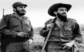 Cuban revolutionary leaders Fidel Castro (L) and Camilo Cienfuegos (R).