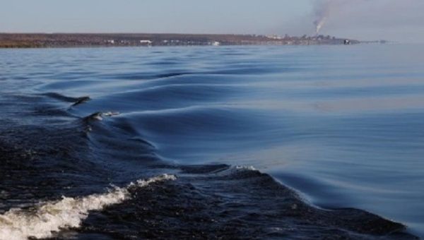 Oil spill at the Lena River, June 13, 2023.