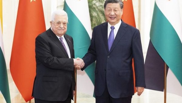 Palestinian President Mahmoud Abbas (L) & Chinese President Xi Jinping (R), June 14, 2023.