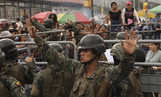 Ecuadorian army during an intervention in a prison in Guayaquil, 2023.