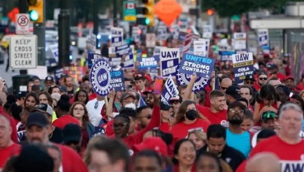 UAW workers on strike, U.S., 2023.