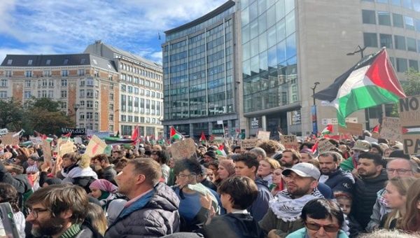 In Brussels, demonstrators in front of the EU Commission call for a stop to the genocide and war crimes in Gaza. Oct. 22, 2023. 