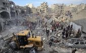 En las viviendas colindantes a la plaza residencial bombardeada por Israel se refugiaban cientos de civiles desplazados del norte de Gaza por el ente sionista.