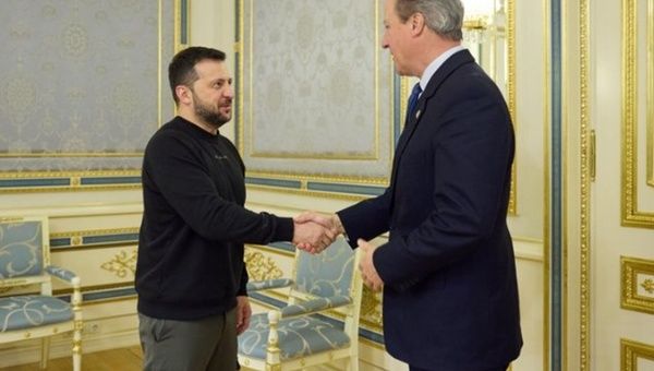 Ukrainian President Volodymyr Zelensky (L) & British Foreign Secretary David Cameron (R), 2023.