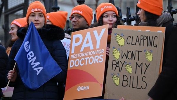 UK junior doctors on strike, January 3, 2024. 