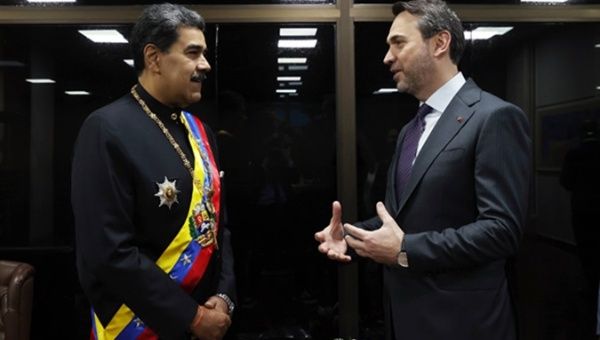 President Nicolas Maduro (L) & Türkiye Energy Minister Alparslan Bayraktar (R), Jan. 31, 2024. 