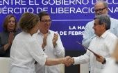 Colombian government delegate Vera Grabe (L) and ELN delegate Pablo Beltran (R), Feb. 6, 2024.