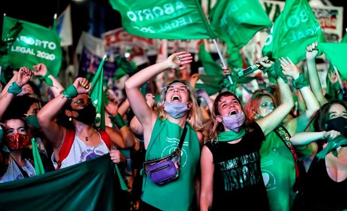 Argentines demanding the right to safe abortion in front of Congress, 2020.