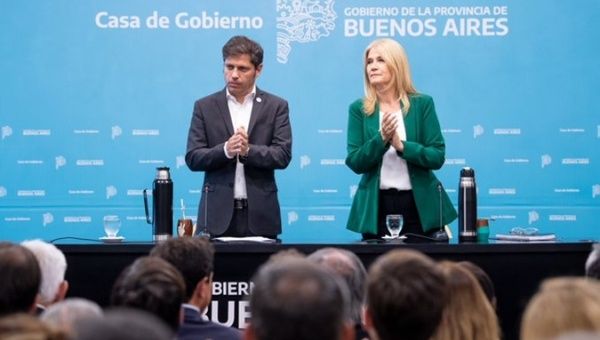 Governor of Buenos Aires Axel Kicillof (R) and vice governor Veronica Magario (L). Feb. 26, 2024. 