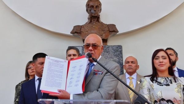 National Assembly President Jorge Rodriguez (C).