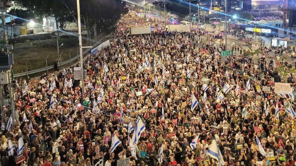 Protests breakout in Israel calling for Prime Minister Benjamin Netanyahu to resign.