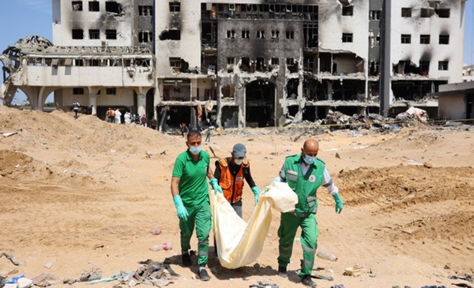 Collection of bodies in the area of the Al-Shifa Hospital, Gaza, April 8, 2024.