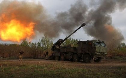 Ukrainian gunners in the Kharkiv region, April 21, 2024.