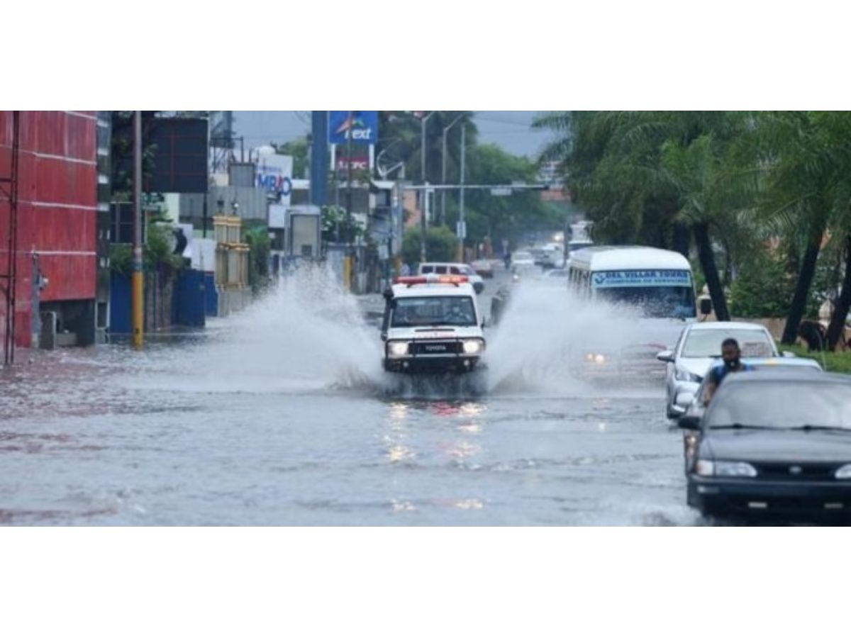 Twenty-Seven Dominican Provinces on Alert for Heavy Rains