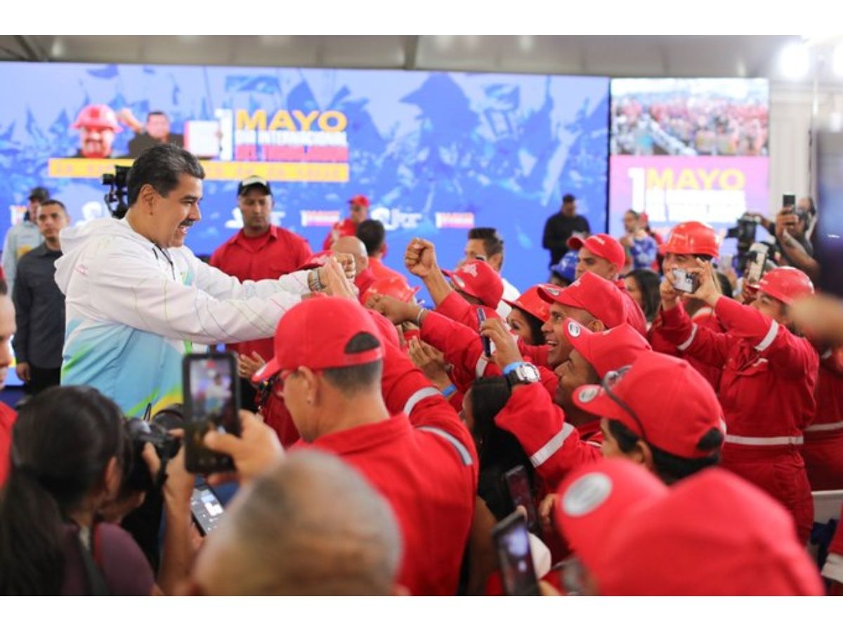 President Nicolás Maduro Approaches the Workers in the Framework of His International Day