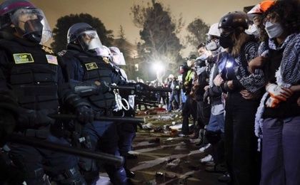 US police violently clear UCLA encampment, May 2024.